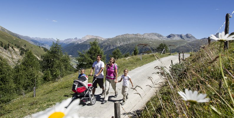 Trekking in famiglia sulle Alpi di Engadin St.Moritz