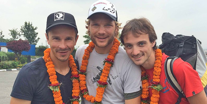 L'arrivo dei tre alpinisti a Kathmandu