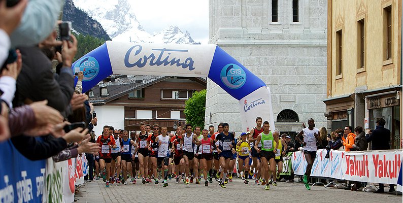 La partenza della Cortina Dobbiaco Run