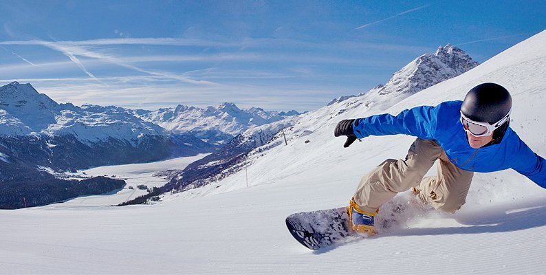 Sciare sulle nevi di Sankt Moritz - Credit- swiss-image.ch