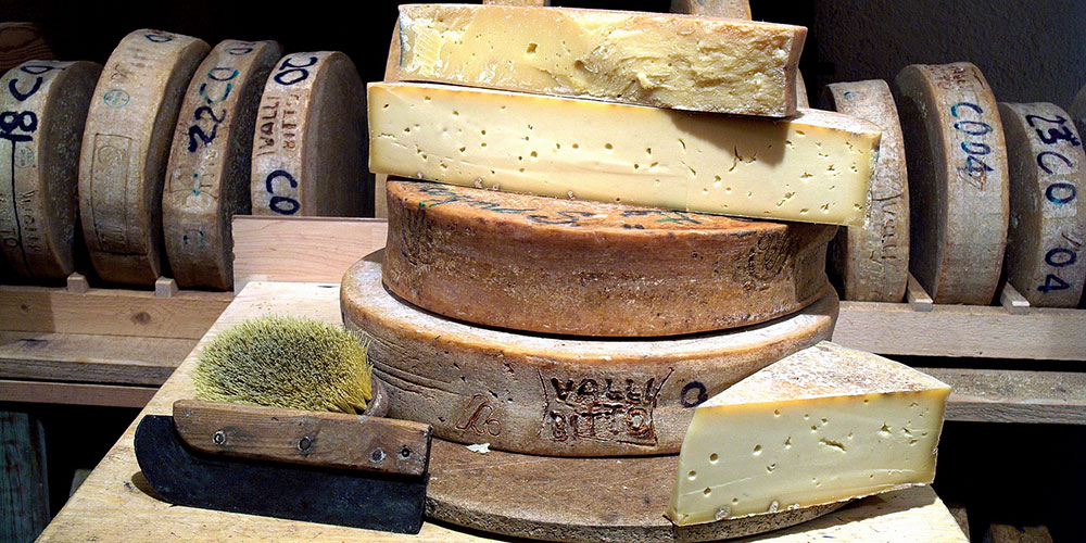 Il Bitto, formaggio d’Alpe: storia e luoghi di produzione