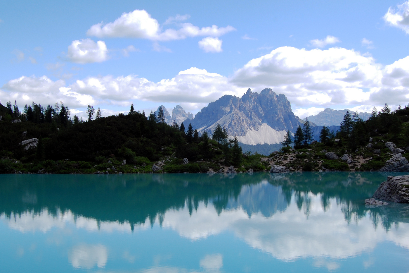 Camminare tra le Dolomiti in autunno