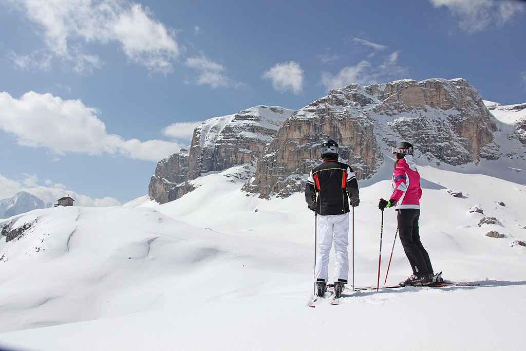 Sciare tra le Dolomiti dell'Alta Badia