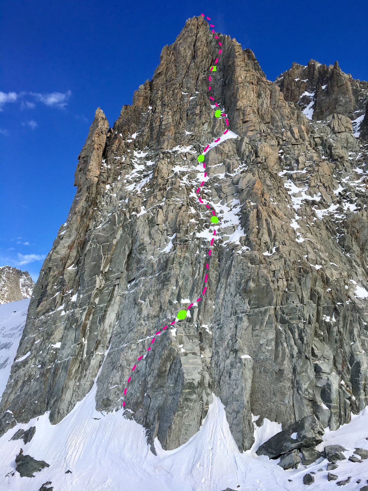 La nuova via aperta sulle Aiguilles Marbrées, massiccio del Monte Bianco