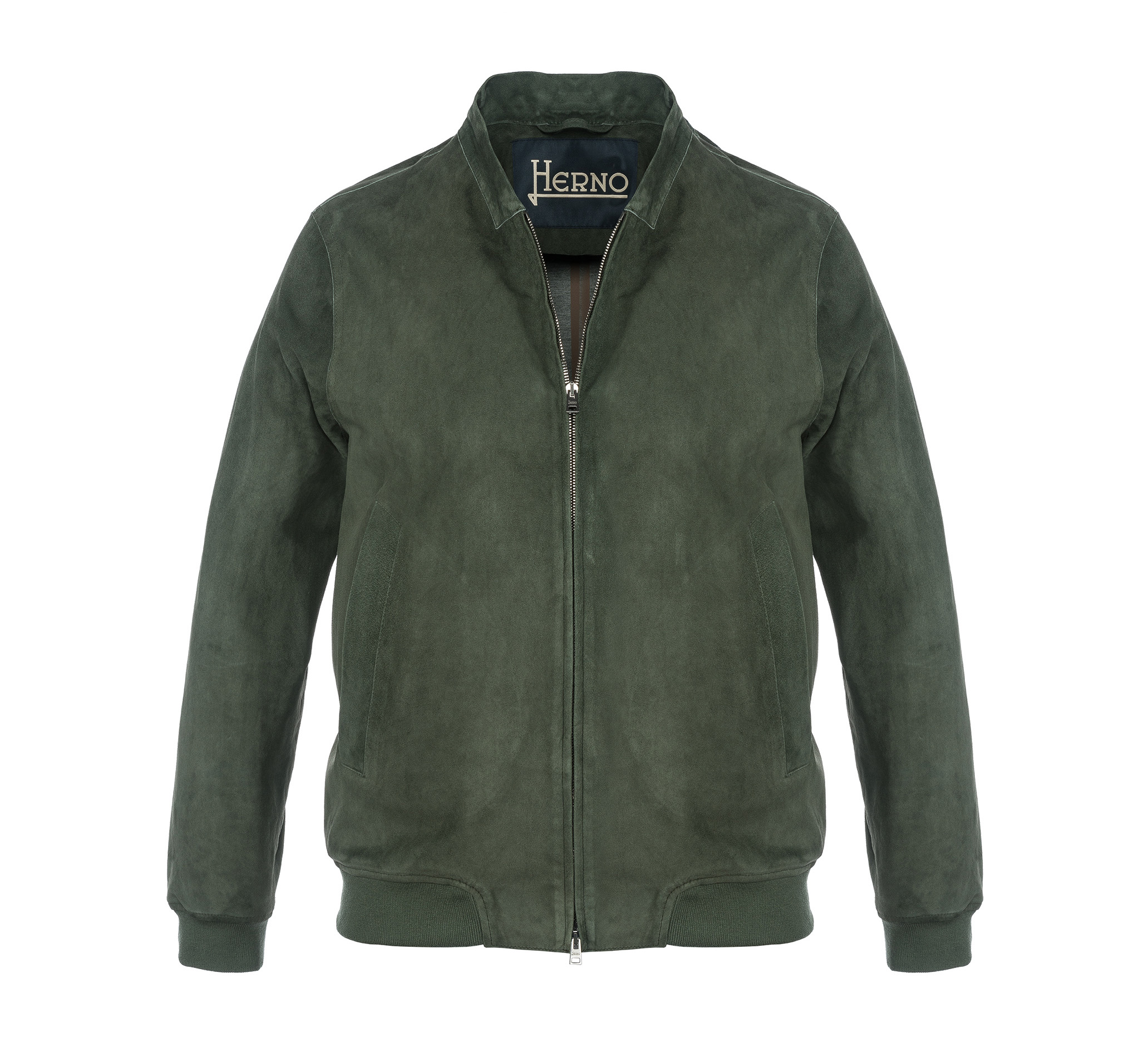 HERNO UOMO - Il nuovo bomber in morbido suede ha la fodera in jersey accoppiata e termonastrature a colore a contrasto. Proposto in 5 differenti colori polverosi: dal verde bosco al carta da zucchero, dal blu denim ai sabbia.