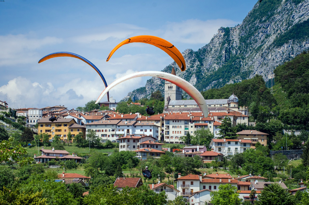 Parapendio a Gemona, Friuli Venezia Giulia