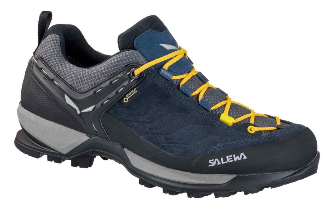 Salewa Trekking: scarpe, giacche e abbigliamento per camminare in montagna