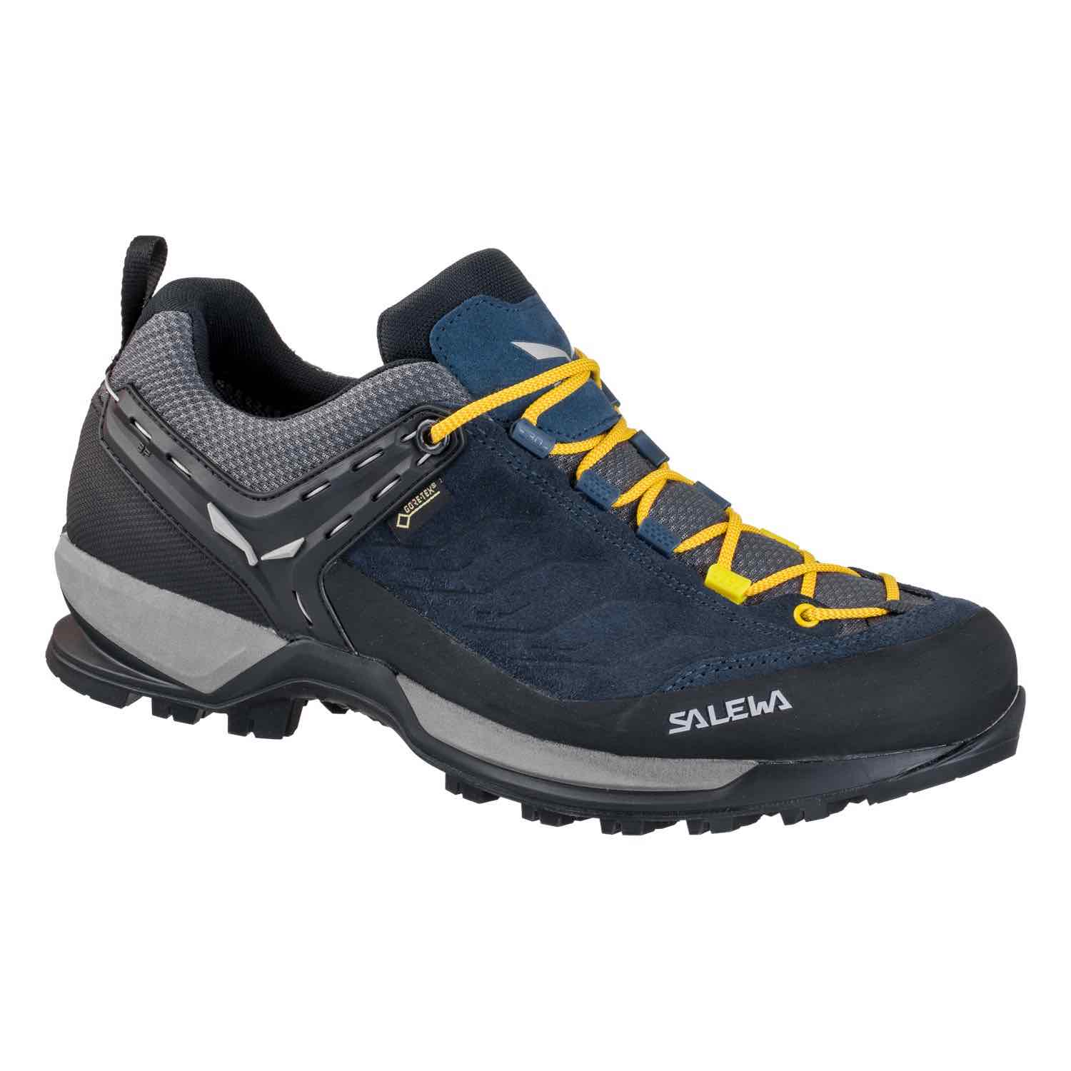 Salewa Trekking: scarpe, giacche e abbigliamento per camminare in montagna - DiscoveryAlps