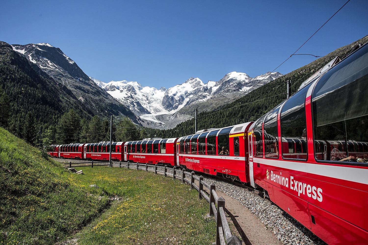 Carrozze panoramiche treno Bernina Express estate 2019