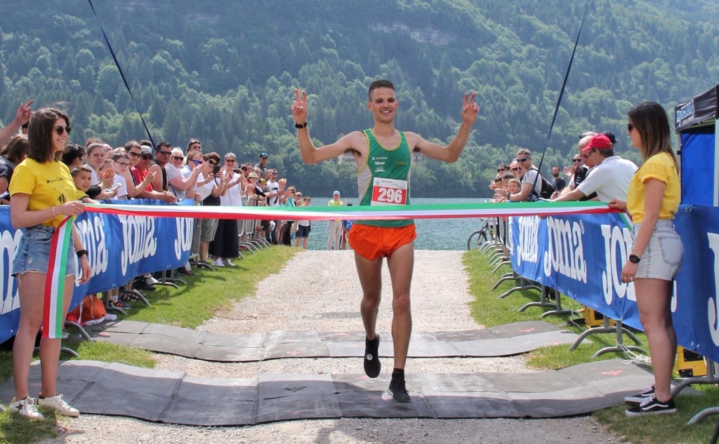 Arrivo Emanuele Franceschini Molveno Lake Running 2019