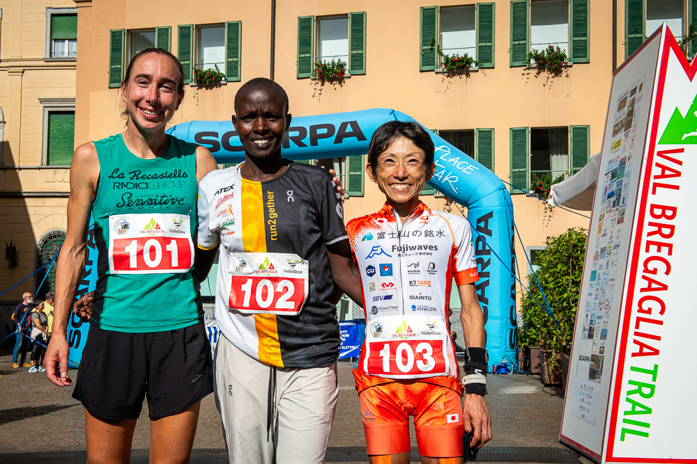 Podio femminile Val Bregaglia Half Trail credit Marco Gulberti (1)