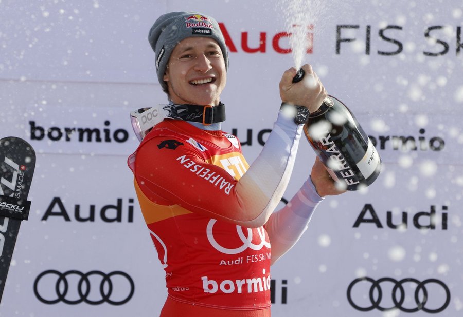 Marco Odermatt festeggia la vittoria nel SuperG di Bormio 2023 - foto credits Pentaphoto