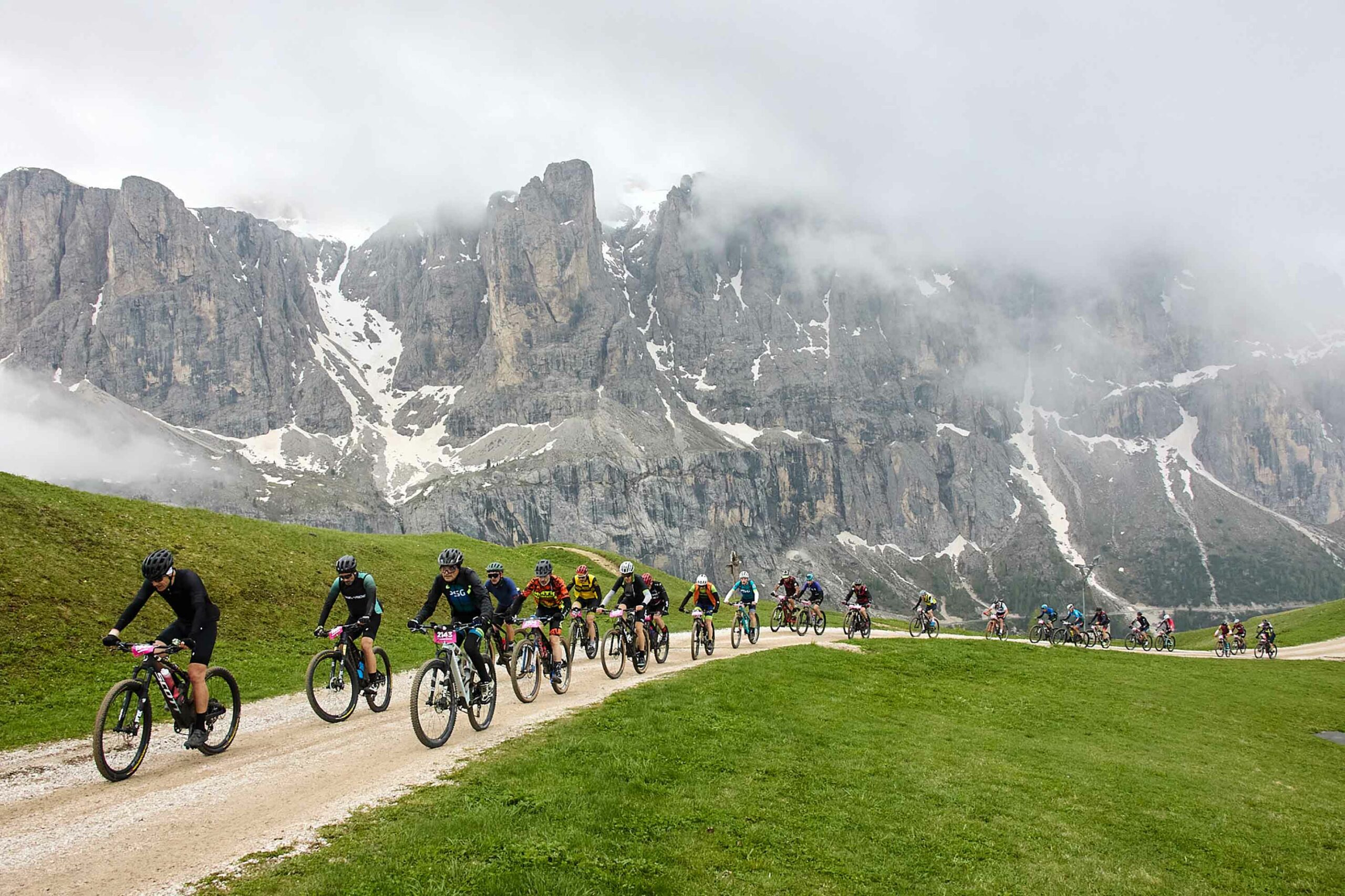 BMW HERO SÅdtriol Dolomites_@ Freddy Planinscheck (1)
