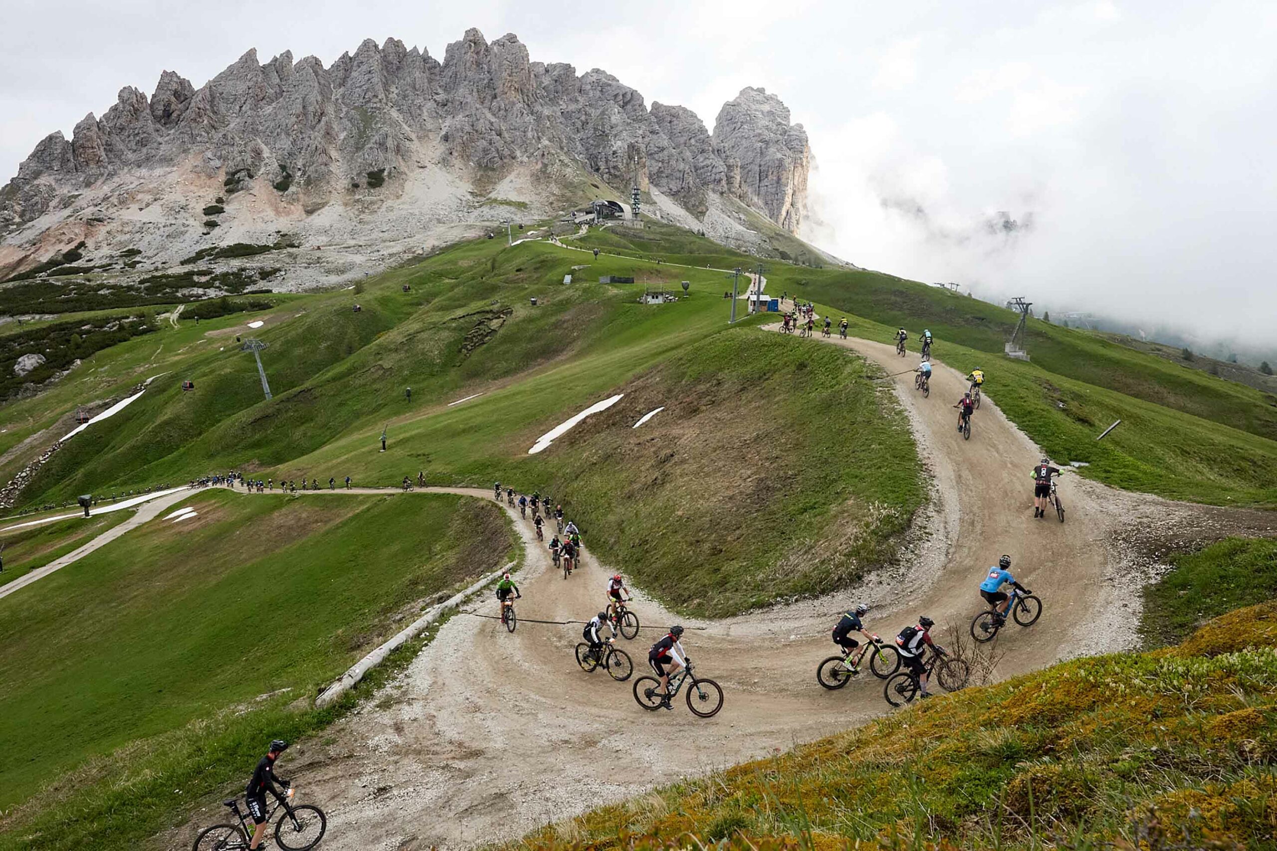 BMW HERO Suedtriol Dolomites - foto @ Freddy Planinscheck (1)