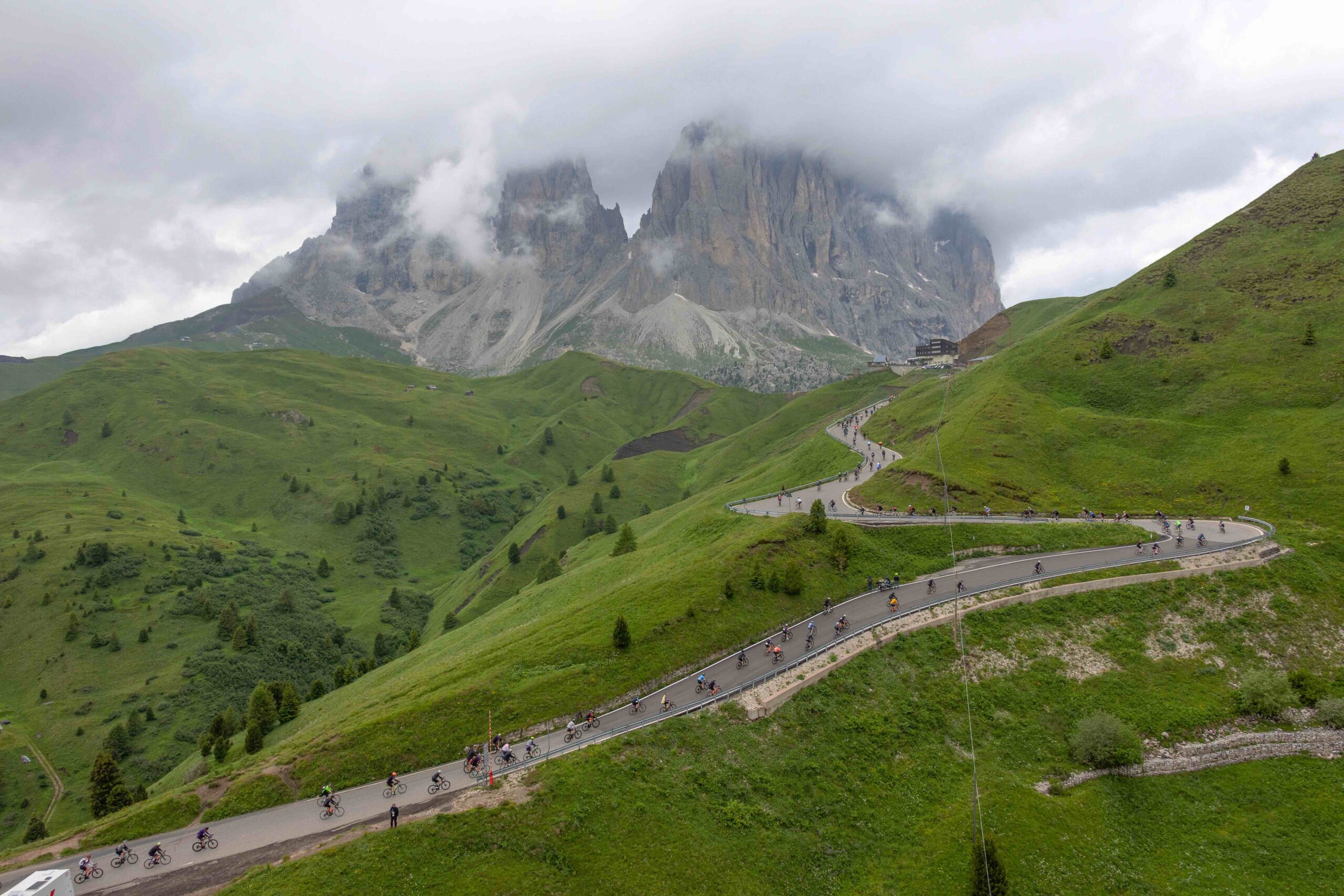 Maratona Dles Dolomites 2024 - Foto dall'elicottero di Freddy Planinschek