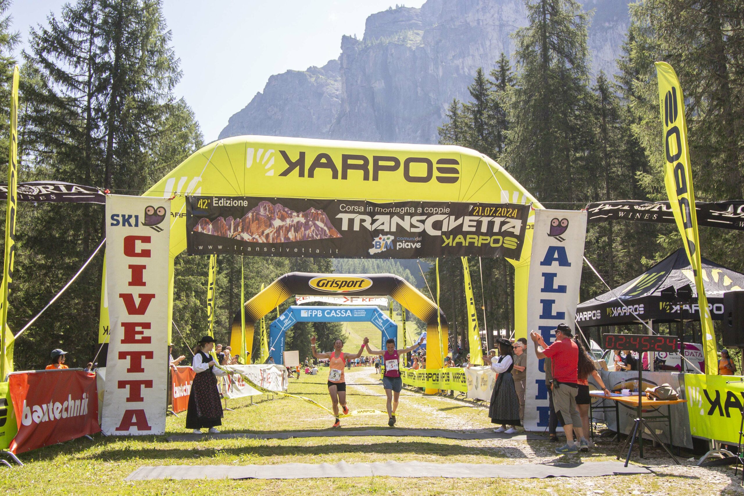 Arrivo vincitrici femminile - Transcivetta Karpos 2024
