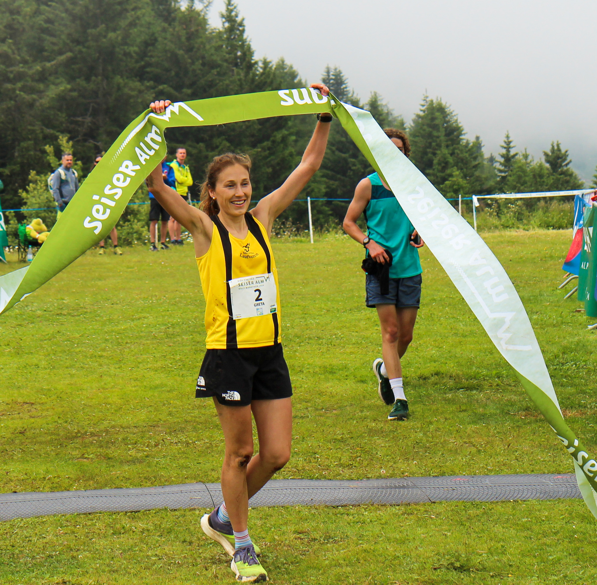 Haselrieder_Greta_SAHM_partenza_Mezza_Maraton_Alpe_di_Siusi_Credits_Sportissimus