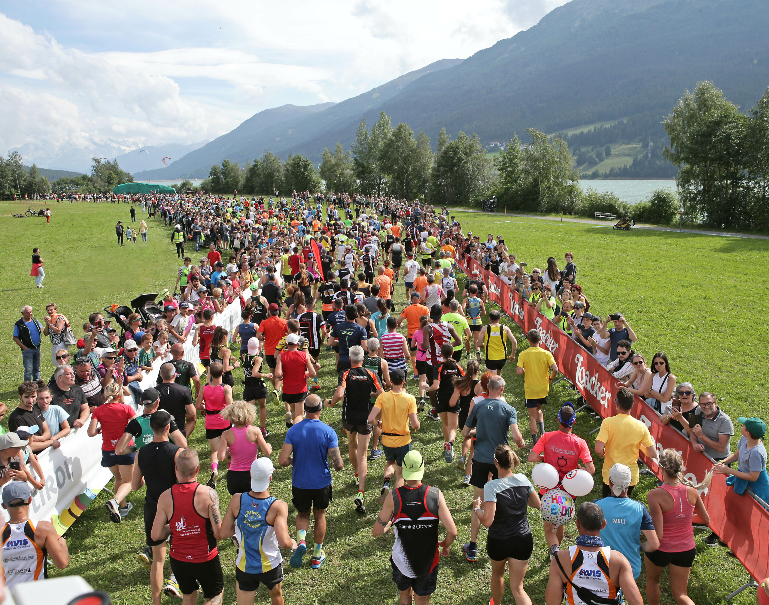 Partenza-Giro-Lago-Resia-2024 foto Newspower.it Trento