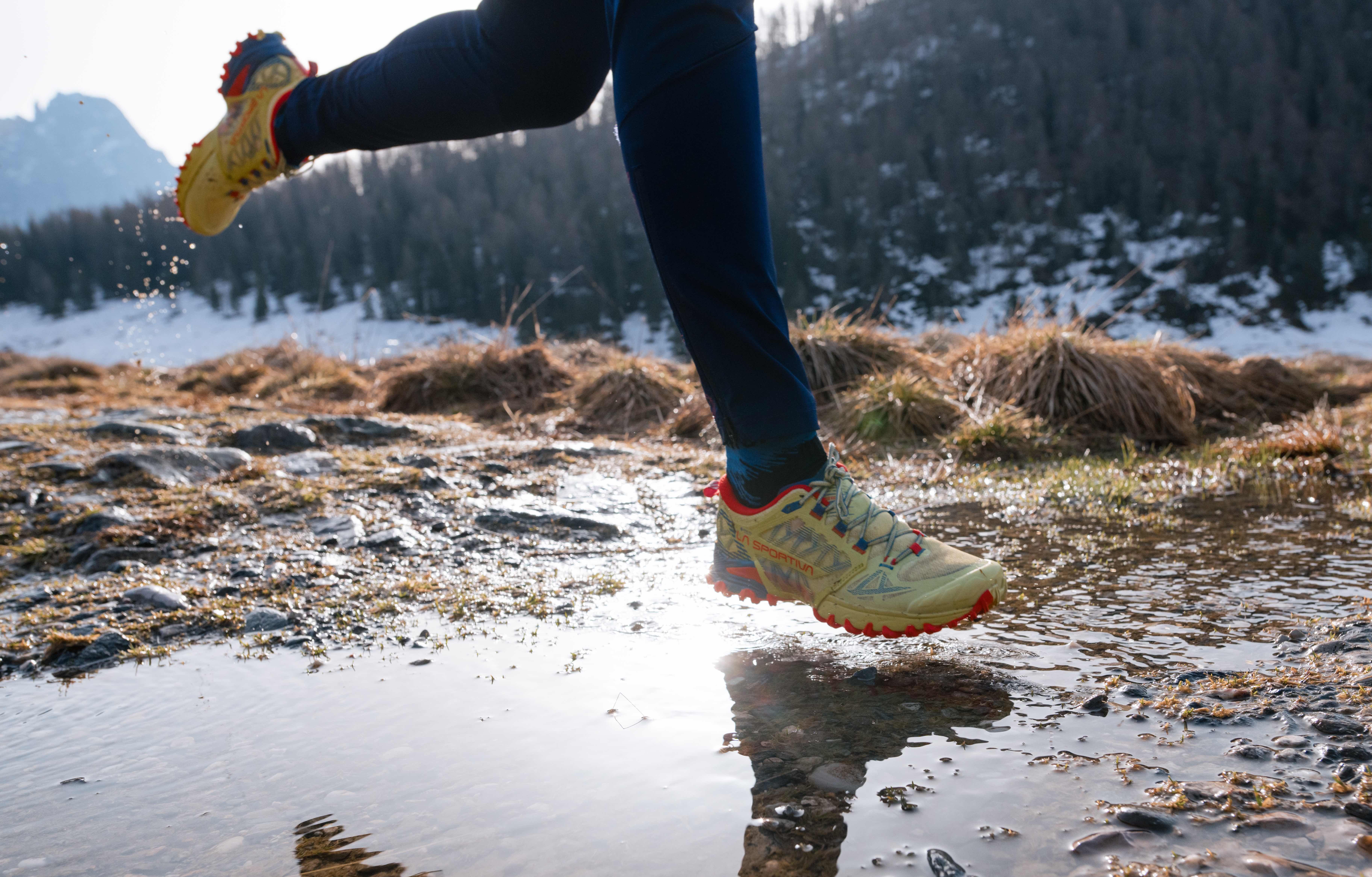Scarpe da corsa in montagna la sportiva hotsell