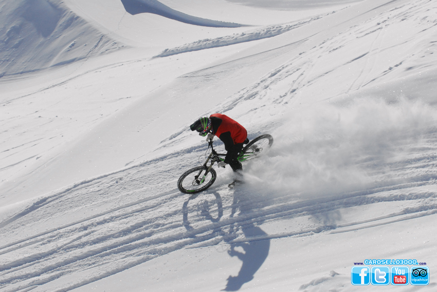 Mountain bike sulla neve al Carosello 3000 di Livigno: il video