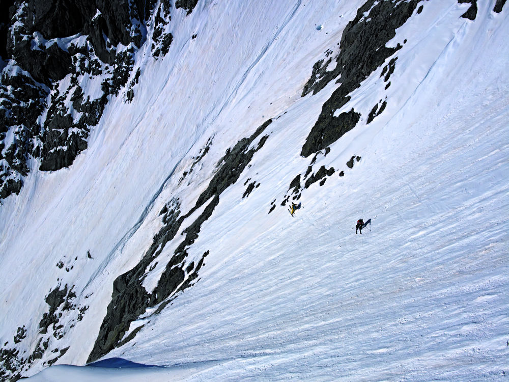 Eexploit con gli sci sul Monte Bianco: prima discesa del canalone sud delle Dames Anglaises