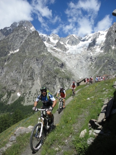 Tour dei Rifugi, in mountain bike sul Monte Bianco