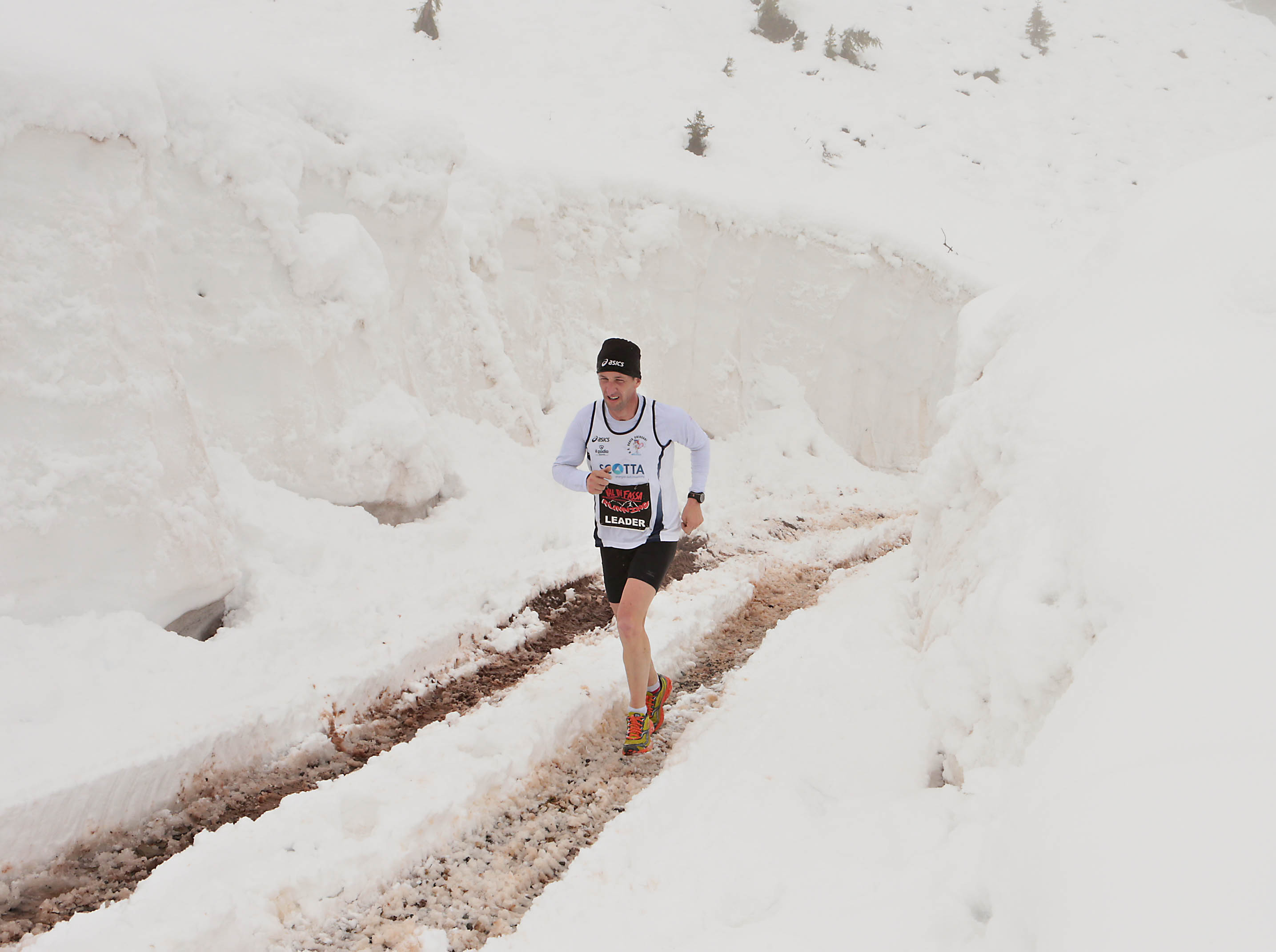 Chiusura sotto la neve per la Val di Fassa Running 2013. Le classifiche