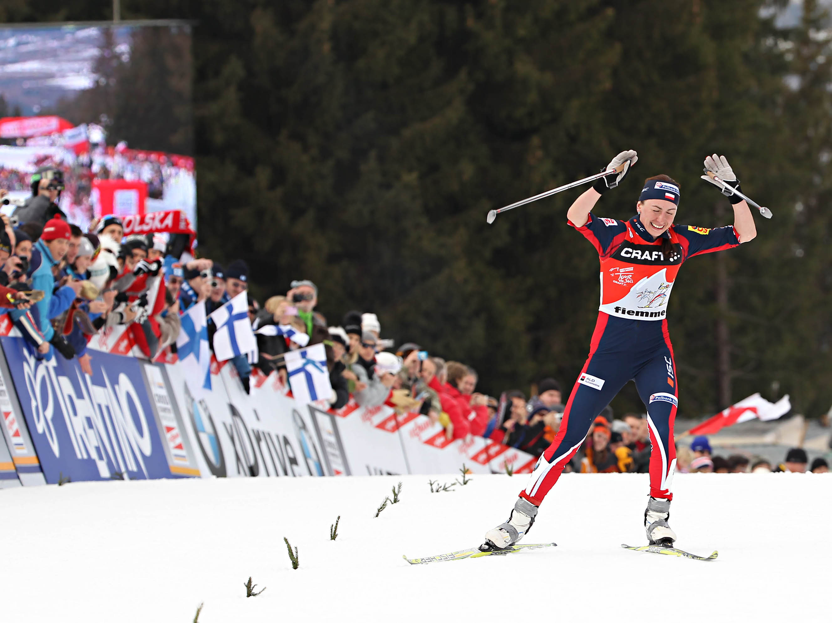 Justyna Kowalczyk vince il Tour de Ski in Val di Fiemme. Terza Marianna Longa