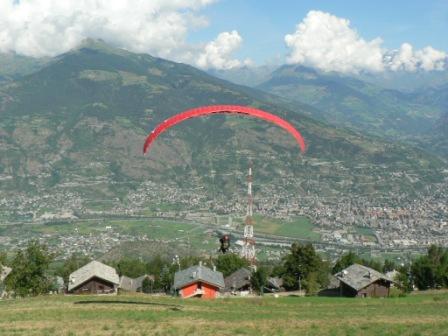 Volo libero sulle Alpi di Pila, in Valle d’Aosta