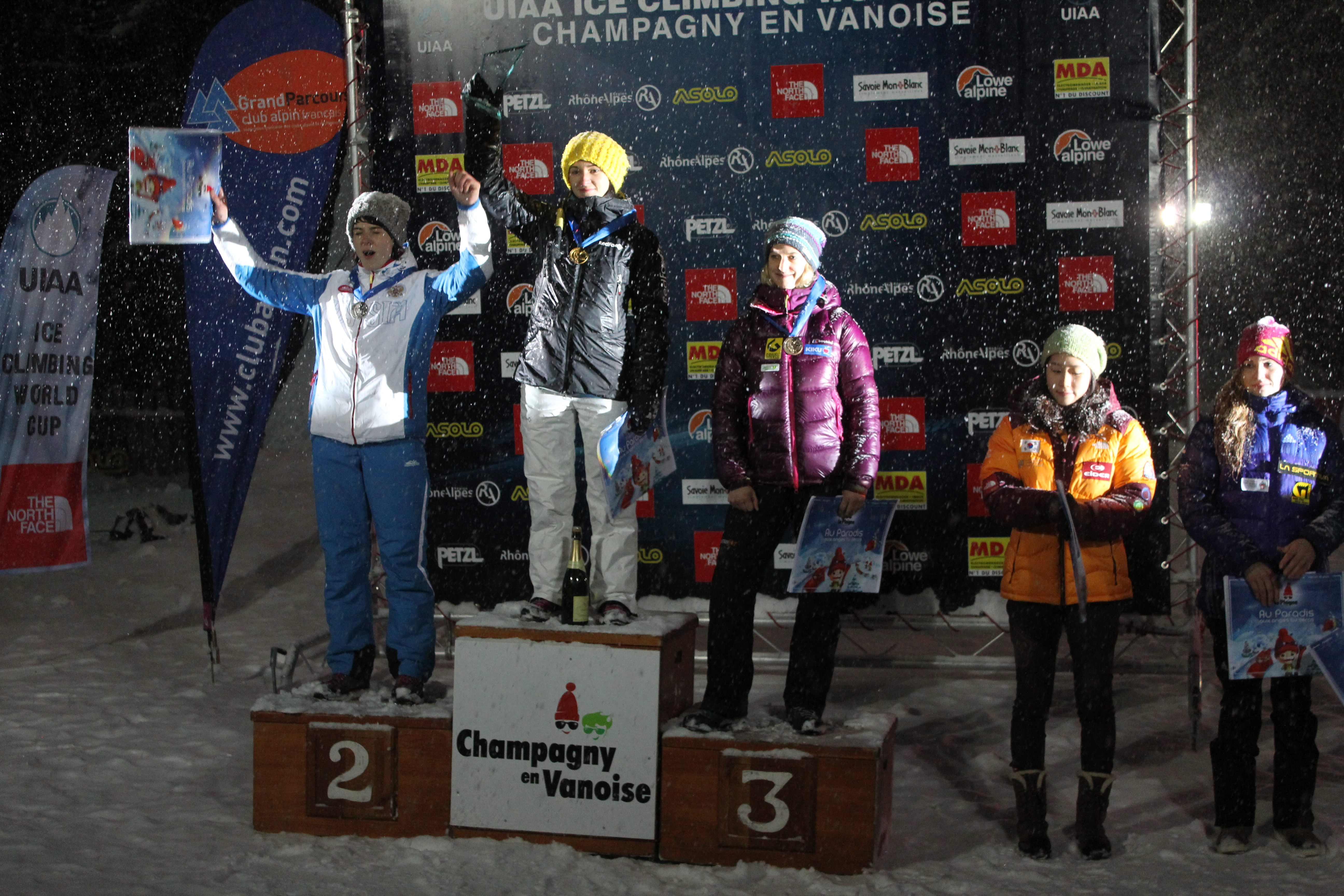 La Coppa del mondo di arrampicata su ghiaccio a Champagny en Vanois