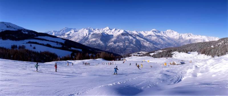 Pila Valle d’Aosta: Ski in the Sky