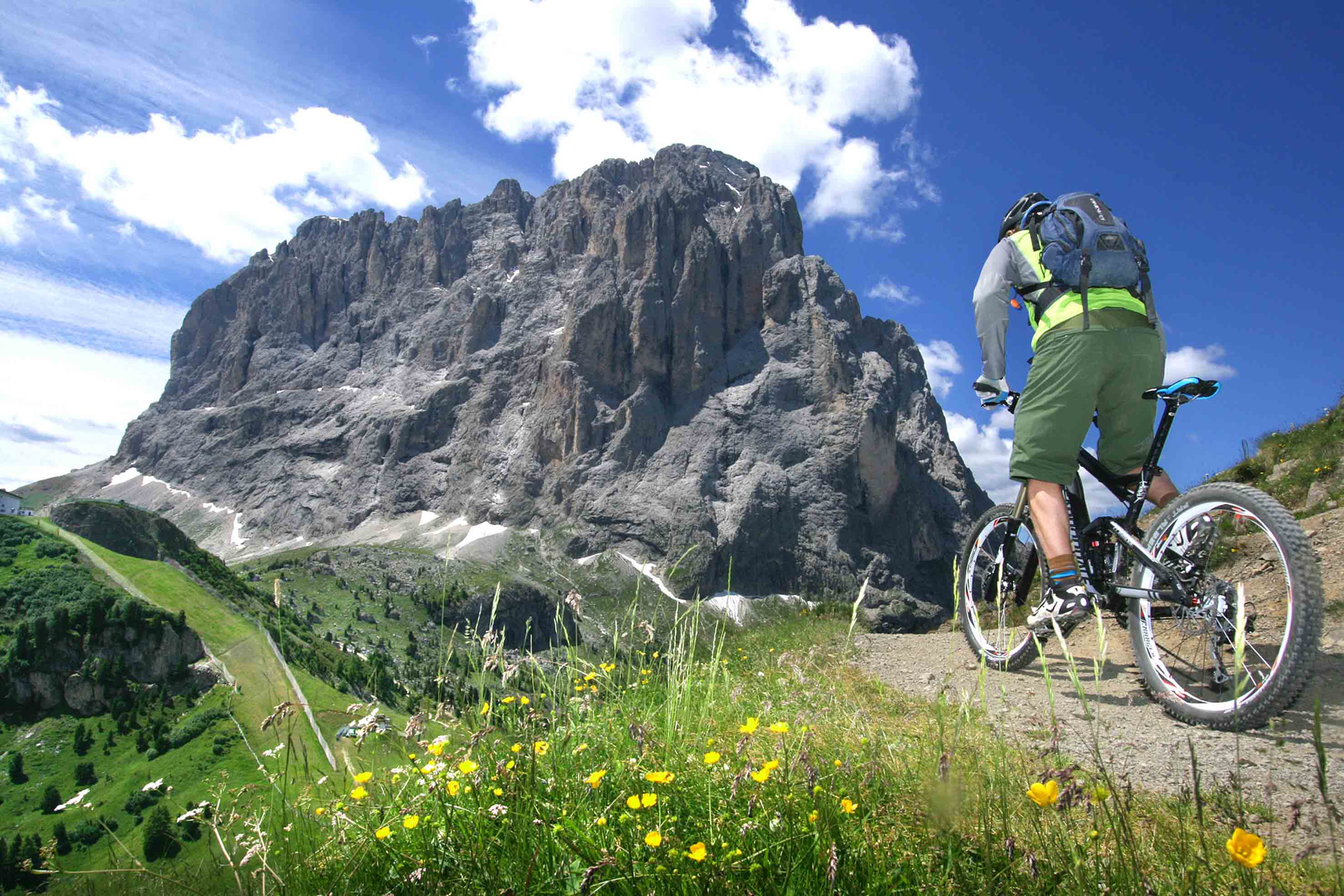 Sellaronda MTB TOUR, con la mountain bike intorno alle Dolomiti del Sella
