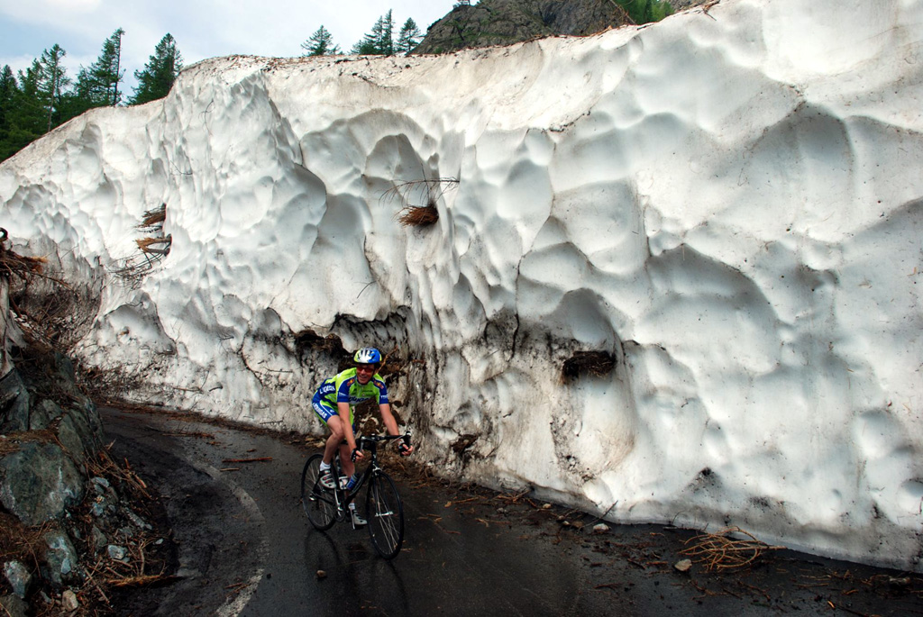 Valli di Lanzo: la strada verso Pian della Mussa liberata dalla neve
