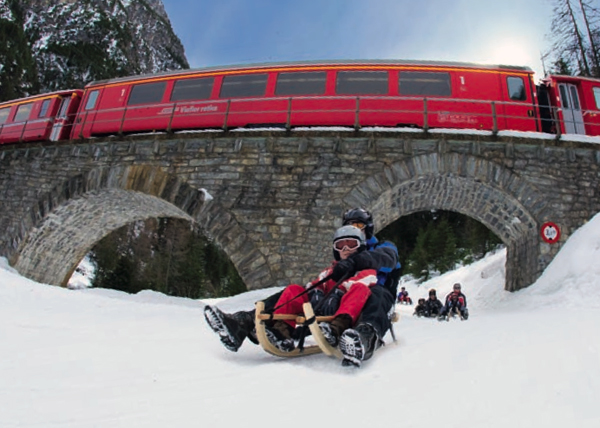 Sul Treno del Bernina con gli sci e la slitta